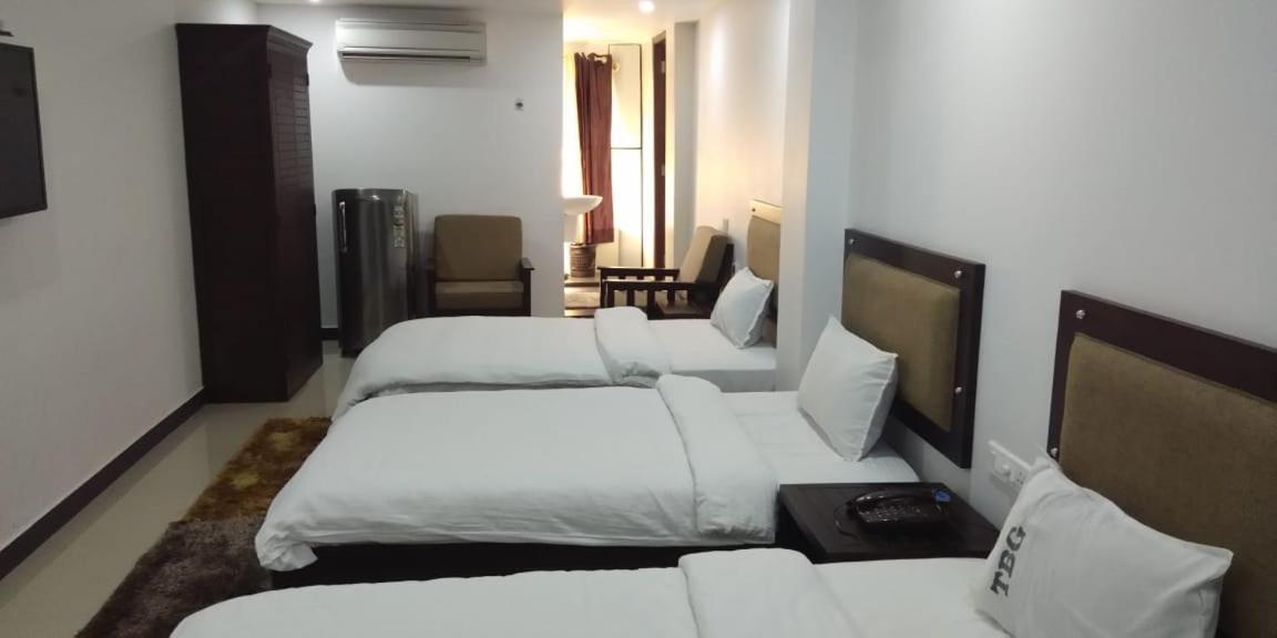 Hotel Alshifa Tbg Residency à Perintalmanna Extérieur photo